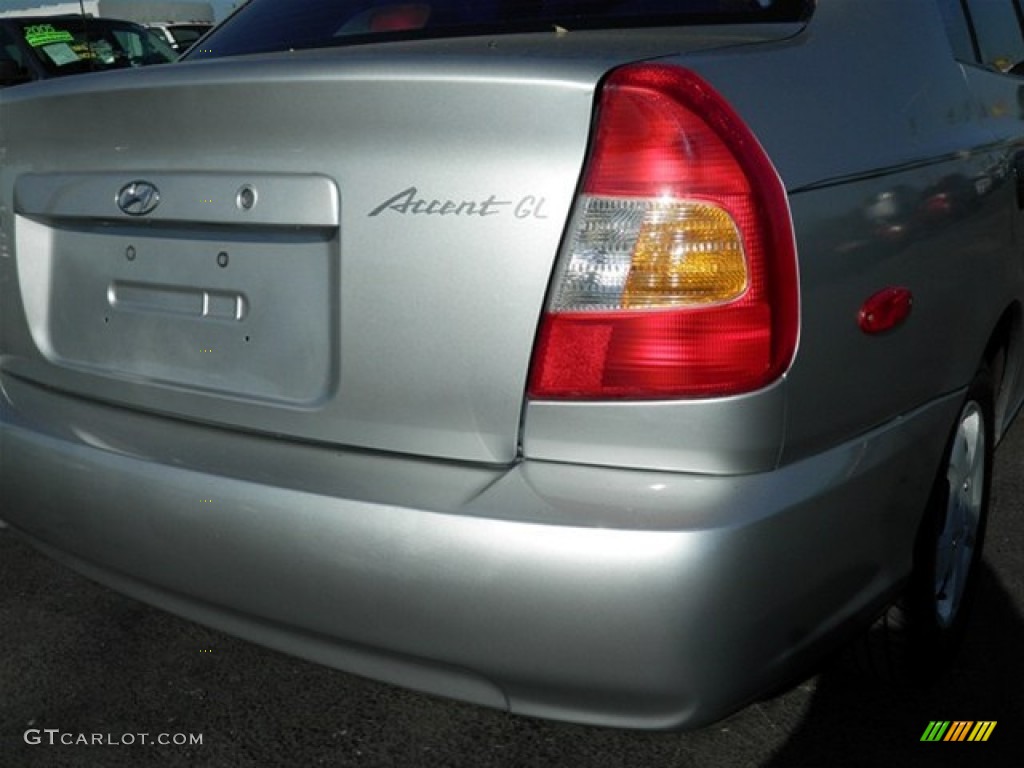 2002 Accent GL Sedan - Silver Mist / Gray photo #10