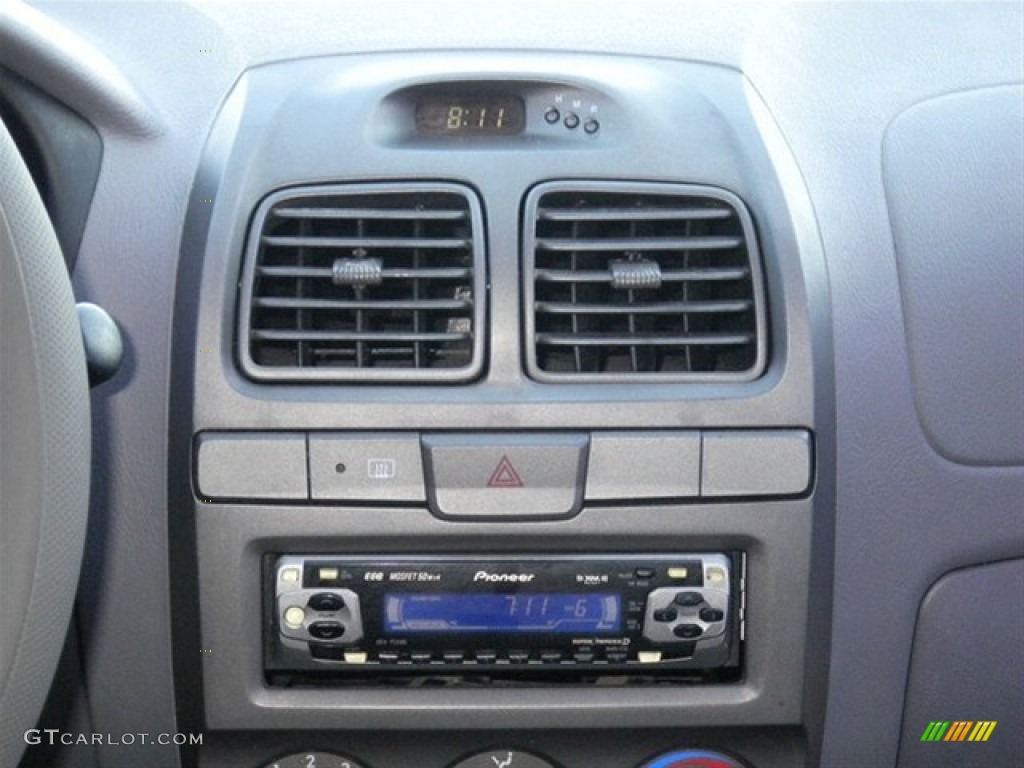 2002 Accent GL Sedan - Silver Mist / Gray photo #21