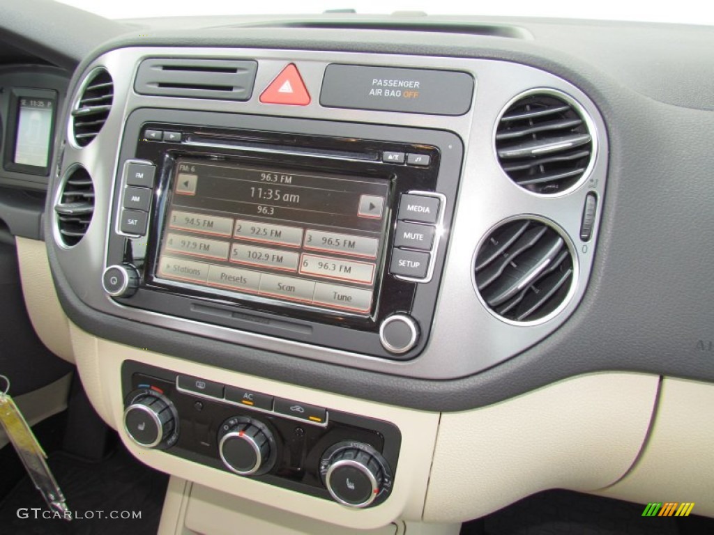 2010 Volkswagen Tiguan Wolfsburg Edition Controls Photo #63009995