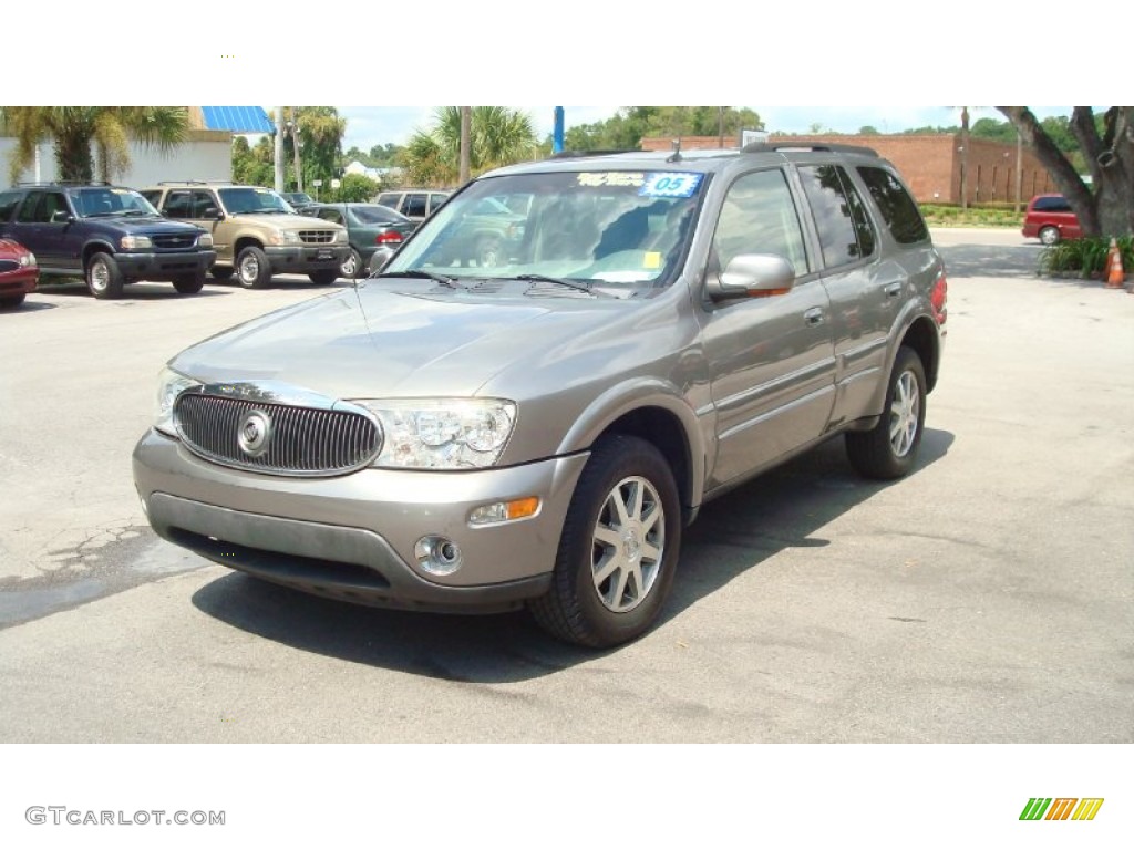 Cashmere Metallic 2005 Buick Rainier CXL Exterior Photo #63010934