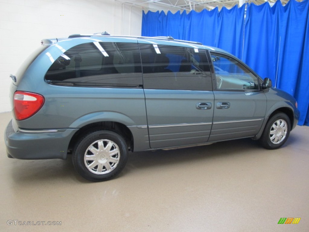 Magnesium Pearl 2006 Chrysler Town & Country Limited Exterior Photo #63011099