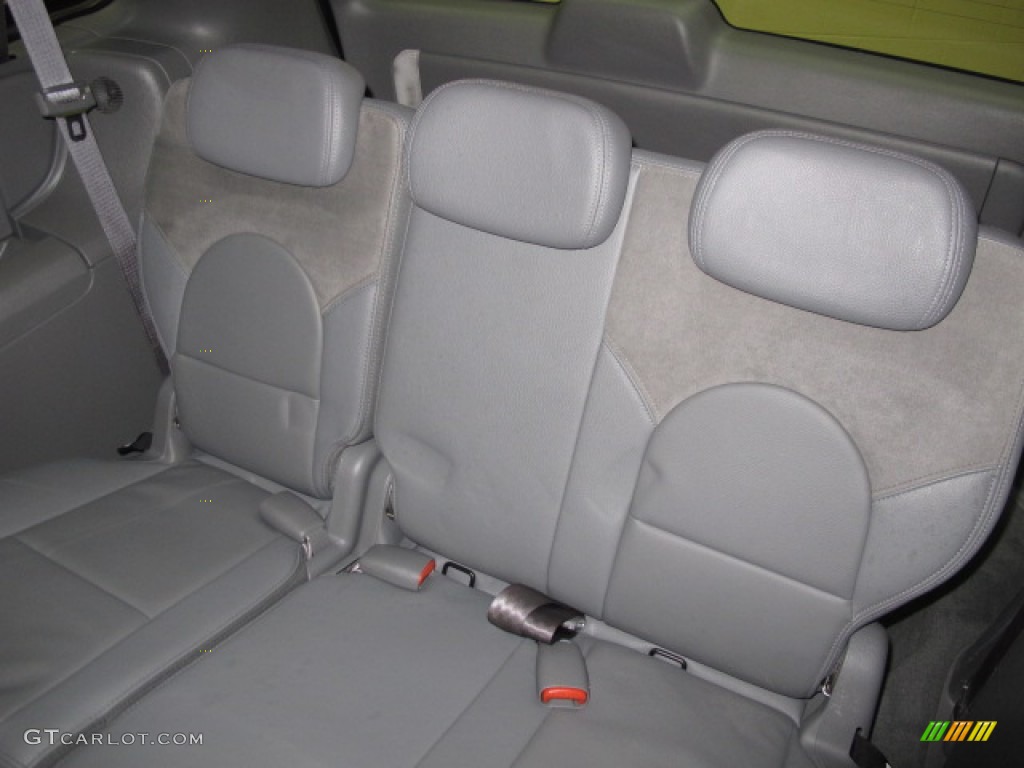 2006 Chrysler Town & Country Limited Rear Seat Photo #63011192