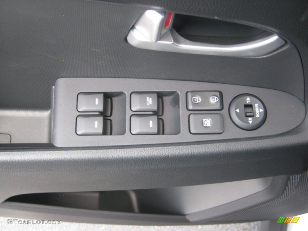 2012 Kia Sportage SX Controls Photos