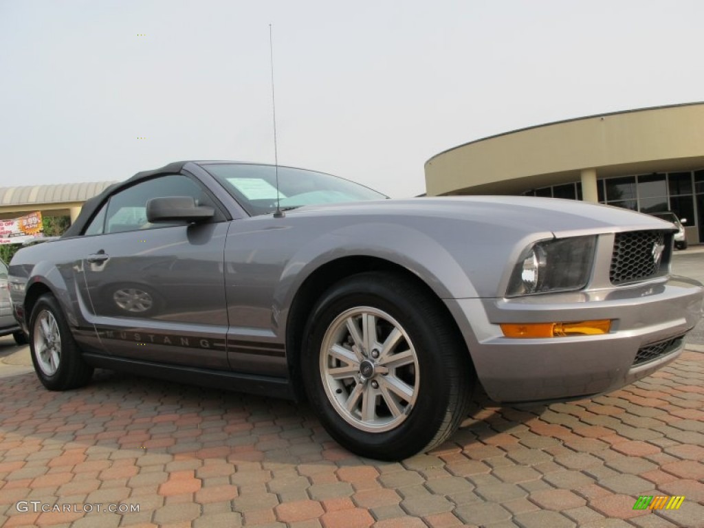 2006 Mustang V6 Premium Convertible - Tungsten Grey Metallic / Dark Charcoal photo #4