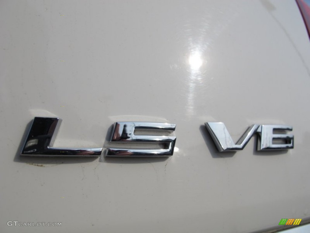 2005 Malibu Maxx LS Wagon - White / Gray photo #9