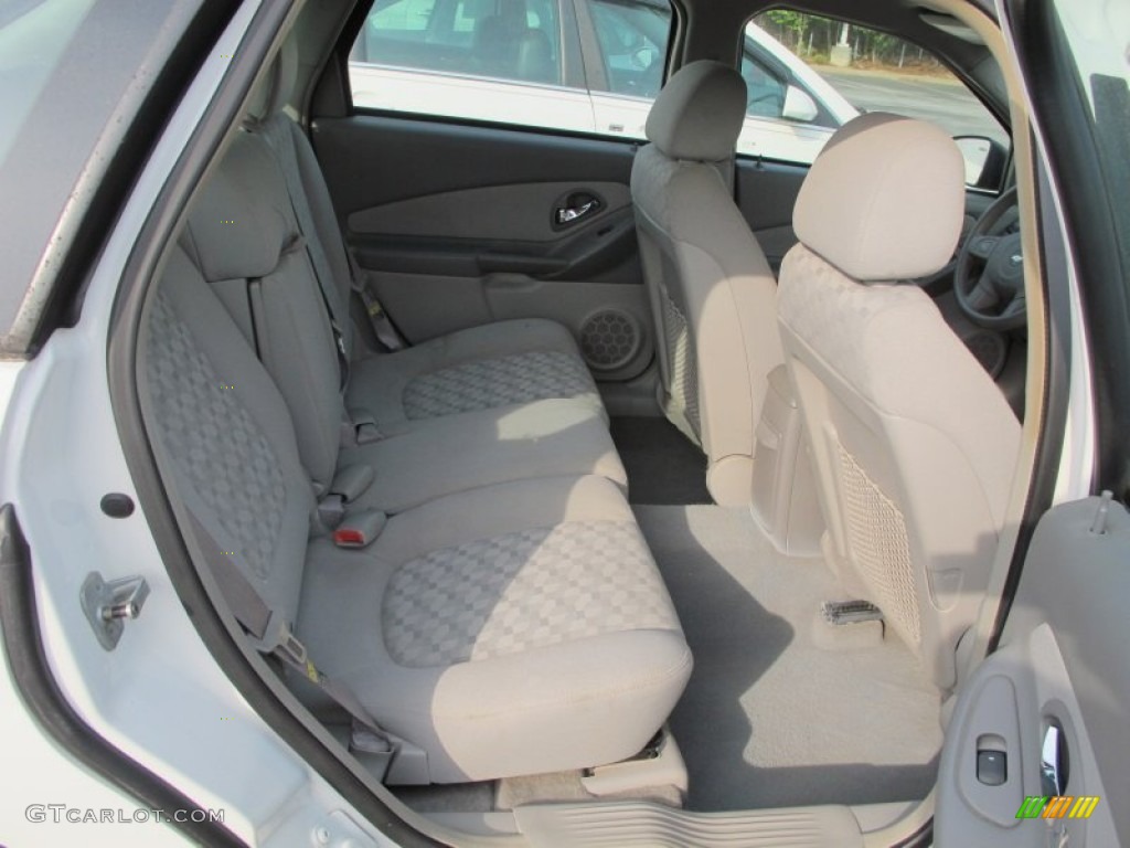 2005 Malibu Maxx LS Wagon - White / Gray photo #10