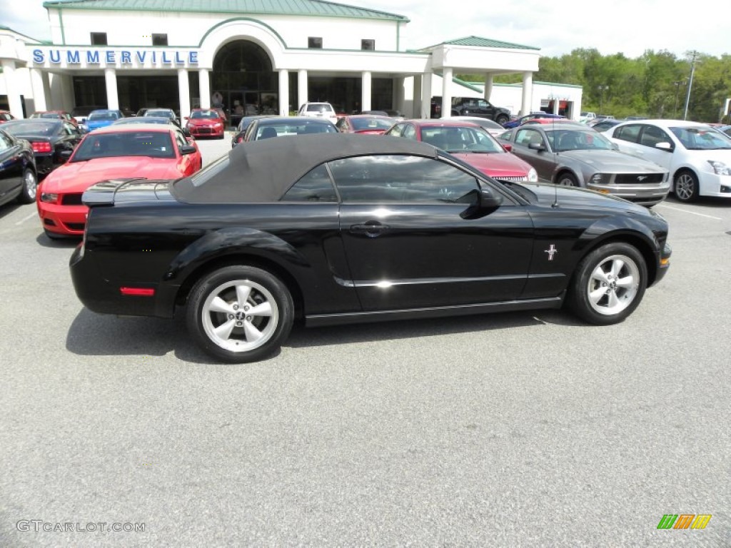 2007 Mustang V6 Premium Convertible - Black / Light Graphite photo #7