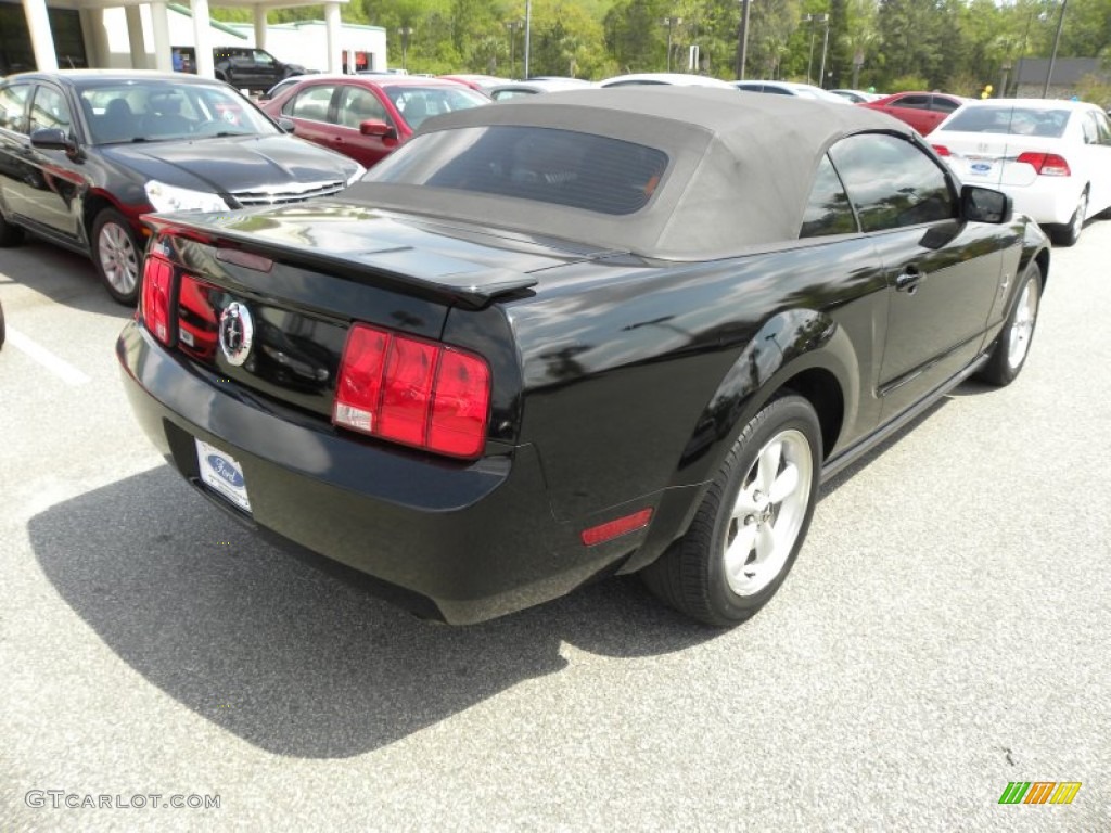 2007 Mustang V6 Premium Convertible - Black / Light Graphite photo #11
