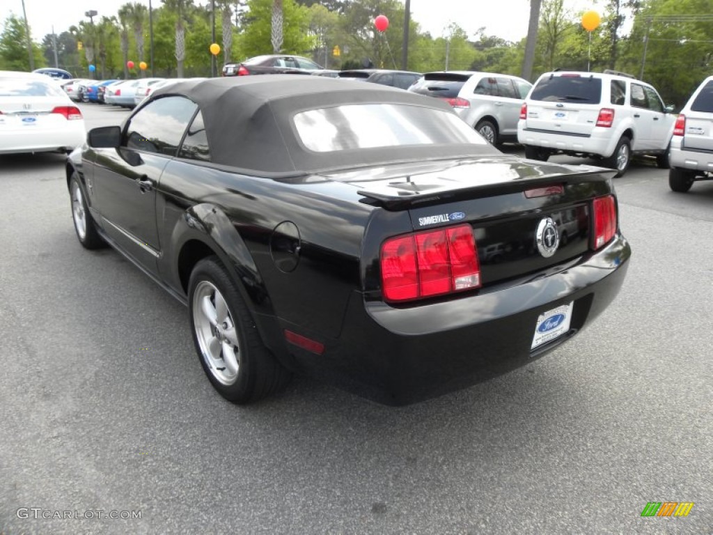 2007 Mustang V6 Premium Convertible - Black / Light Graphite photo #14