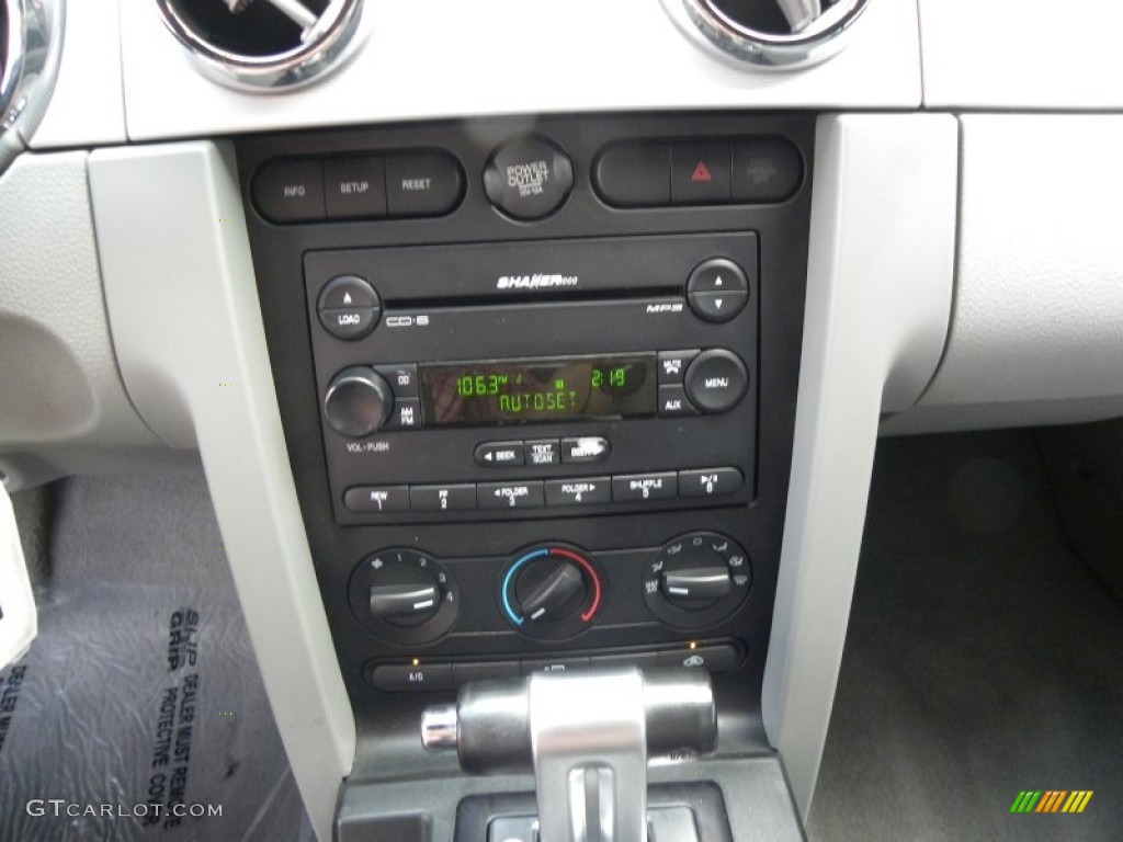2007 Mustang V6 Premium Convertible - Black / Light Graphite photo #20