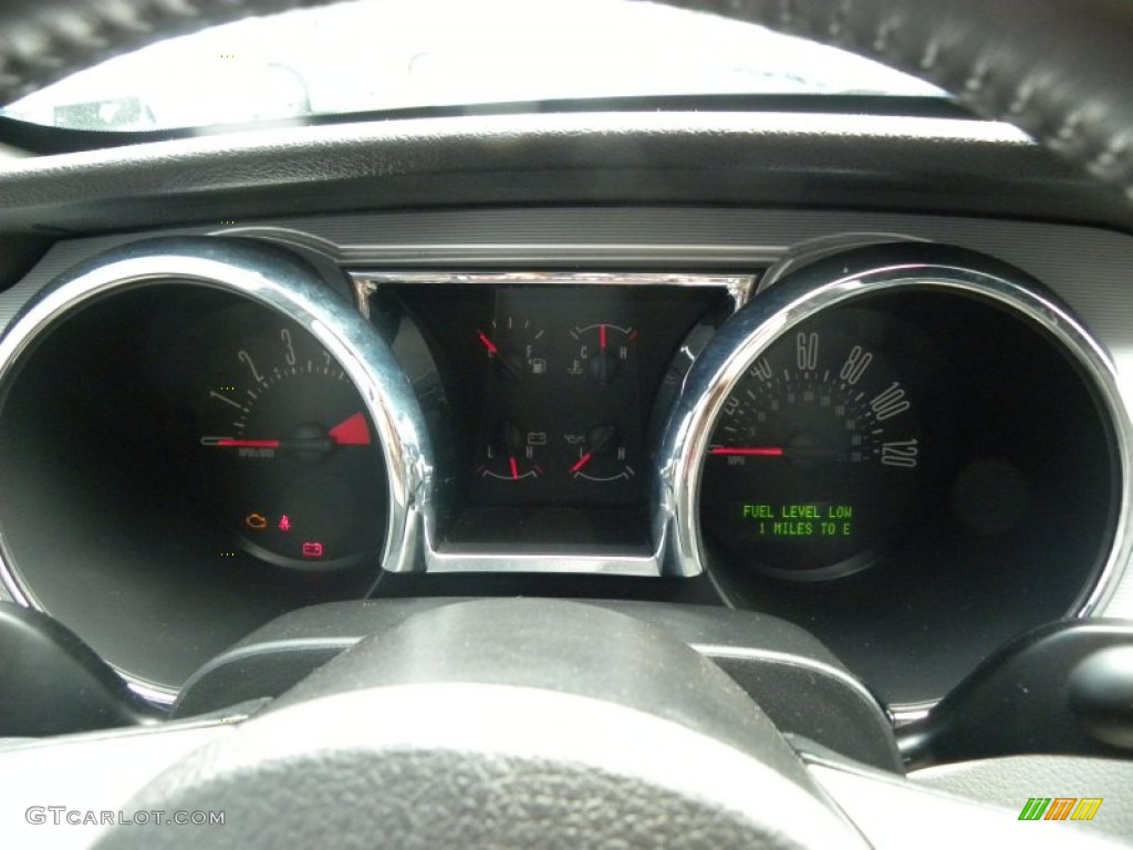 2007 Mustang V6 Premium Convertible - Black / Light Graphite photo #22