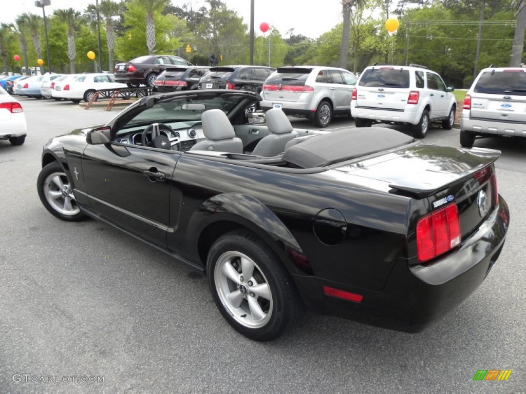 2007 Mustang V6 Premium Convertible - Black / Light Graphite photo #25