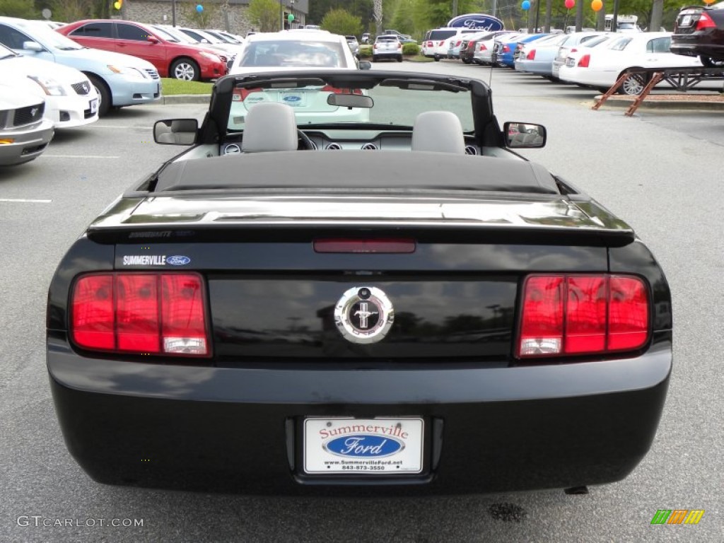 2007 Mustang V6 Premium Convertible - Black / Light Graphite photo #26