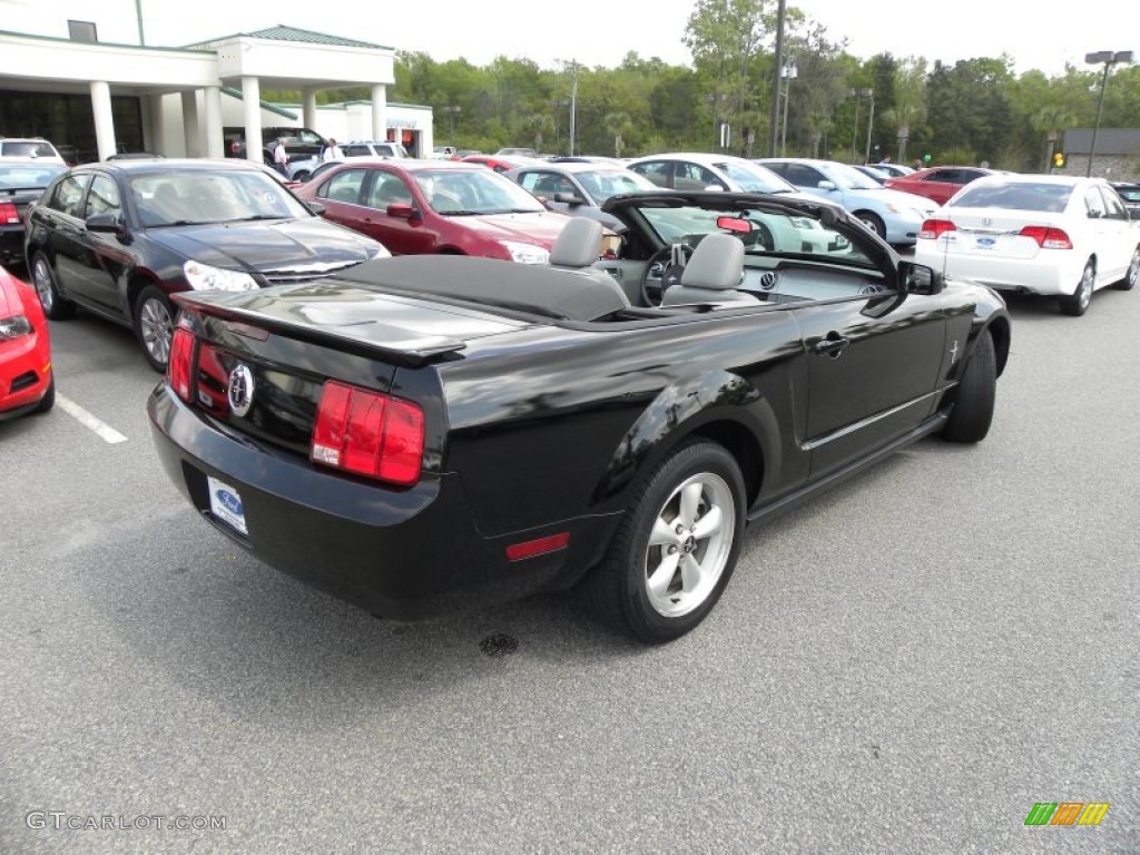2007 Mustang V6 Premium Convertible - Black / Light Graphite photo #27