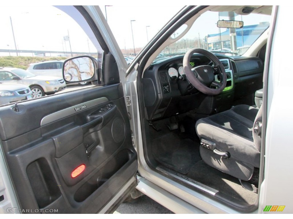 2005 Ram 1500 SLT Daytona Regular Cab 4x4 - Bright Silver Metallic / Dark Slate Gray photo #13