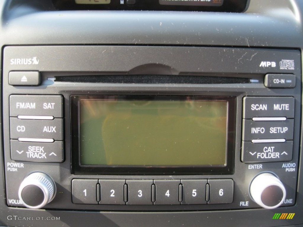 2010 Kia Sedona LX Audio System Photo #63022124