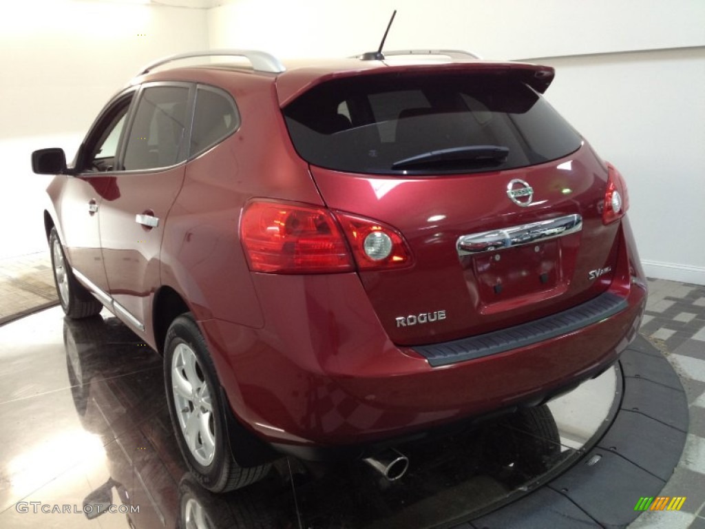 2011 Rogue SV AWD - Cayenne Red / Black photo #6