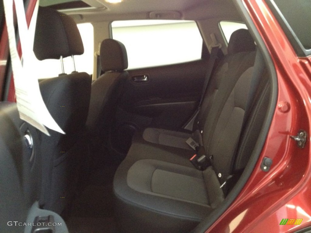 2011 Rogue SV AWD - Cayenne Red / Black photo #8