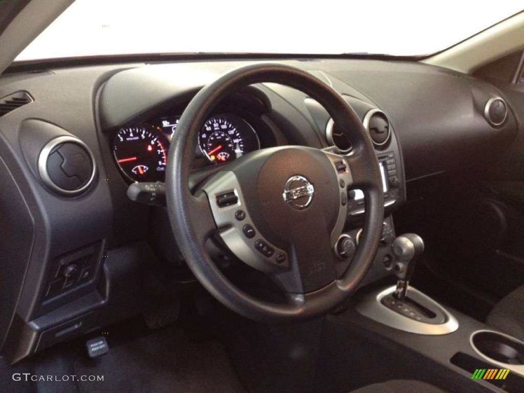 2011 Rogue SV AWD - Cayenne Red / Black photo #16