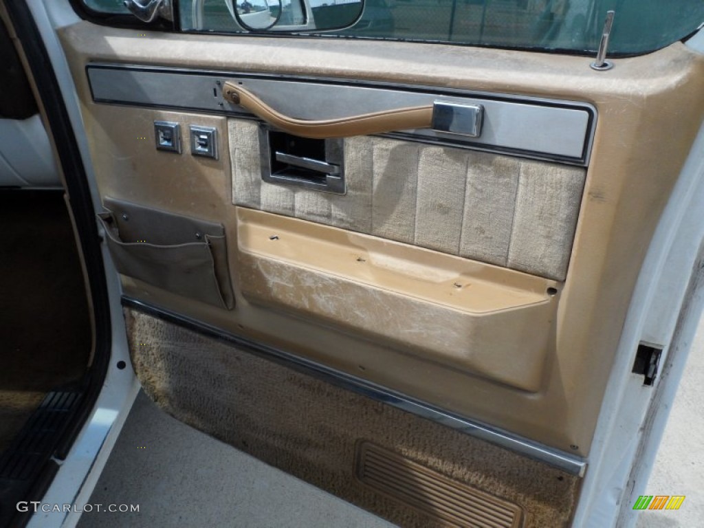1986 Chevrolet C/K C10 Silverado Regular Cab Saddle Tan Door Panel Photo #63027054