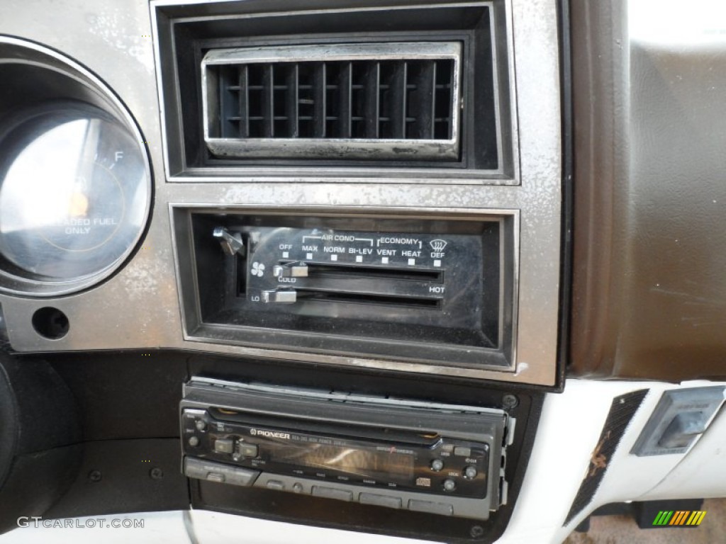 1986 C/K C10 Silverado Regular Cab - Frost White / Saddle Tan photo #22