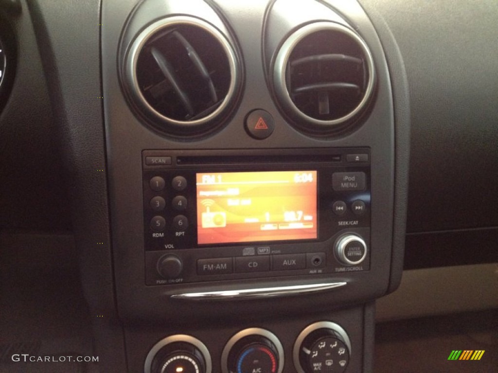 2011 Rogue SV AWD - Platinum Graphite / Gray photo #17