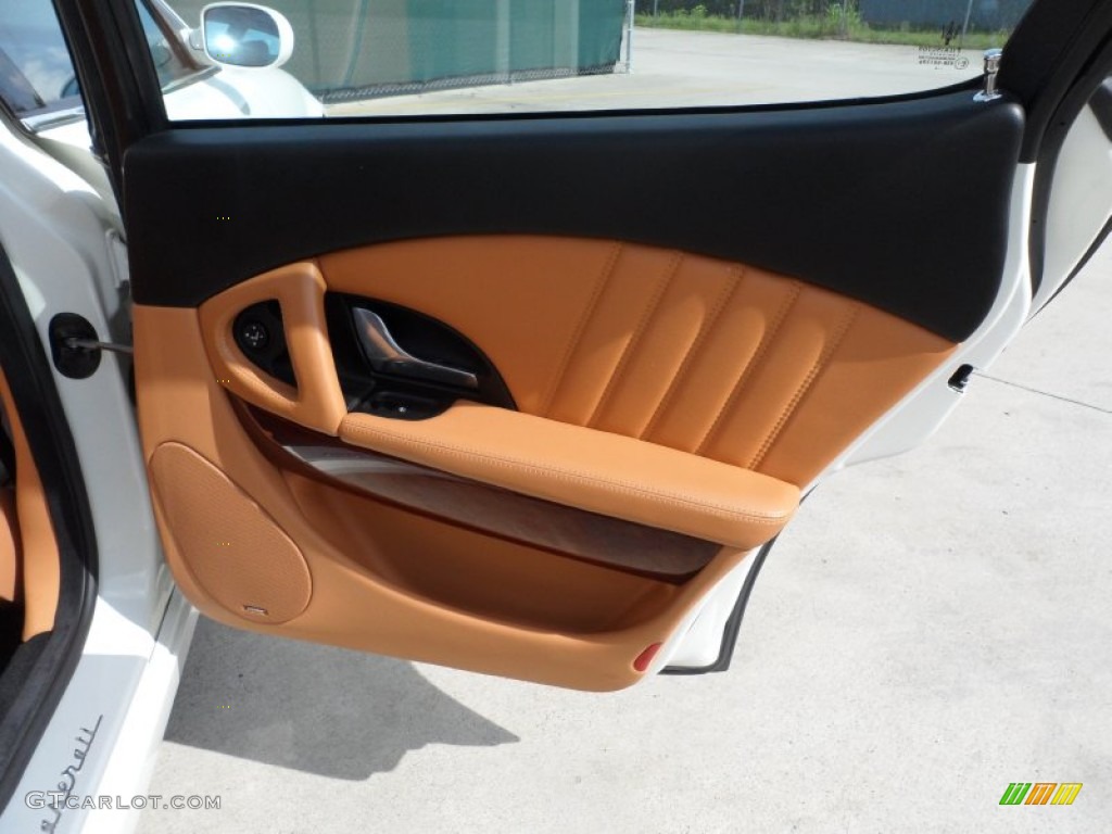 2005 Maserati Quattroporte Standard Quattroporte Model Cuoio Sella Door Panel Photo #63028878