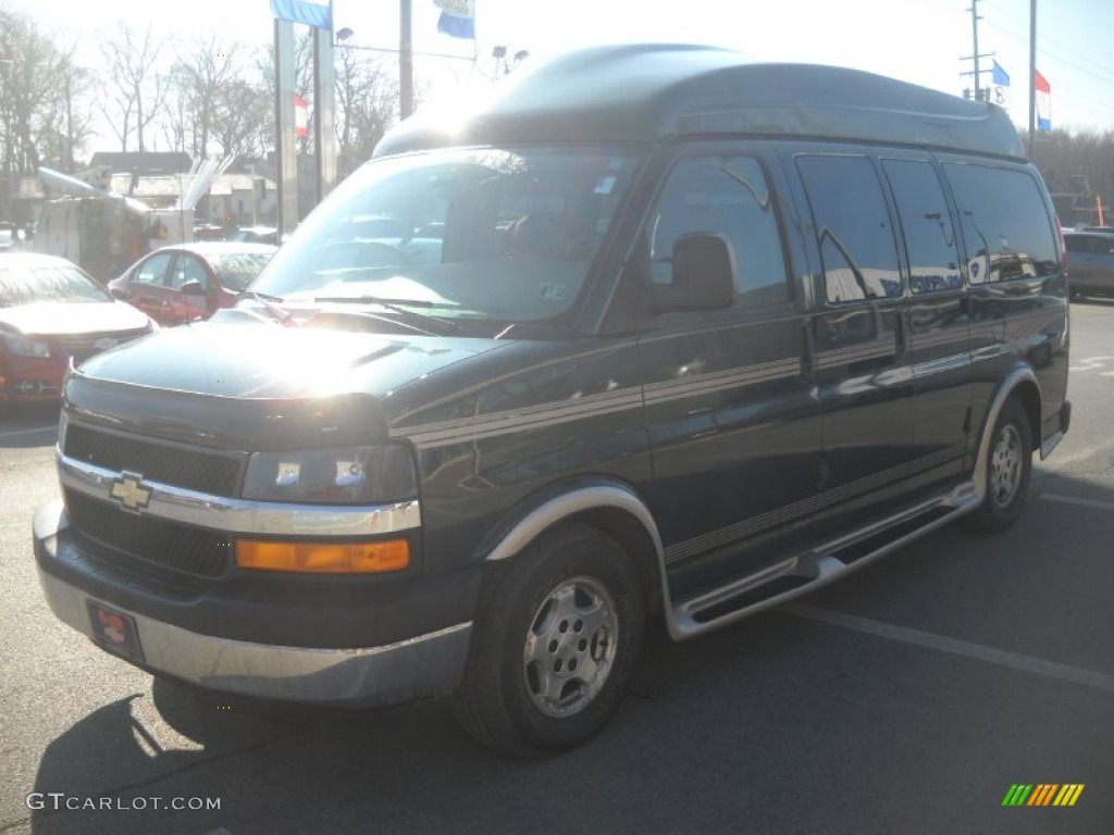 2005 Express 1500 Passenger AWD Conversion Van - Dark Green Metallic / Neutral photo #7