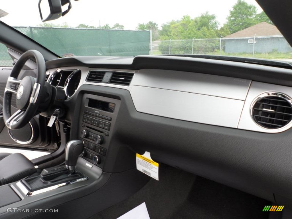 2013 Ford Mustang V6 Premium Coupe Charcoal Black Dashboard Photo #63039100