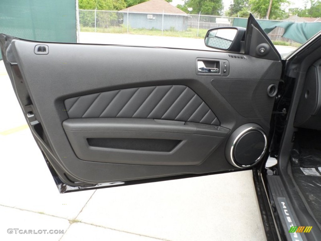 2013 Ford Mustang V6 Premium Coupe Charcoal Black Door Panel Photo #63039107