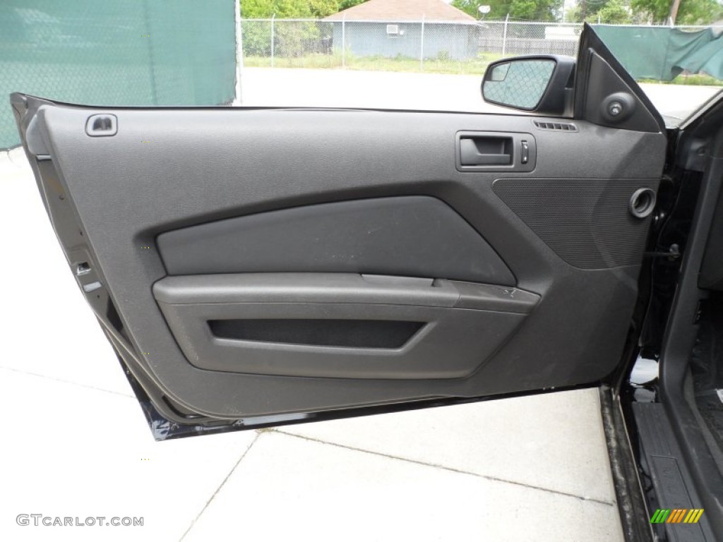 2013 Ford Mustang GT Coupe Charcoal Black Door Panel Photo #63039412