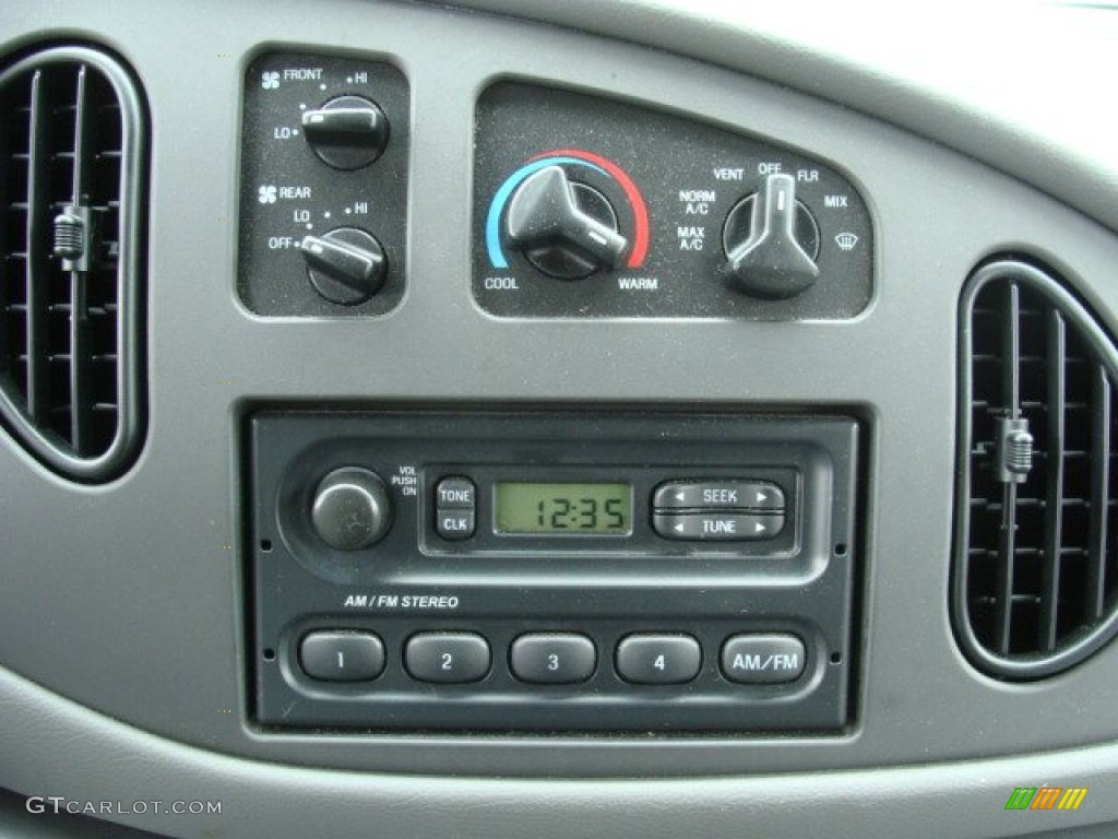 2008 Ford E Series Van E350 Super Duty XL Passenger Controls Photo #63042385