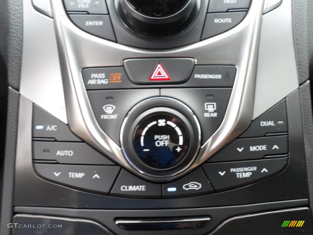 2012 Hyundai Azera Standard Azera Model Controls Photo #63042547