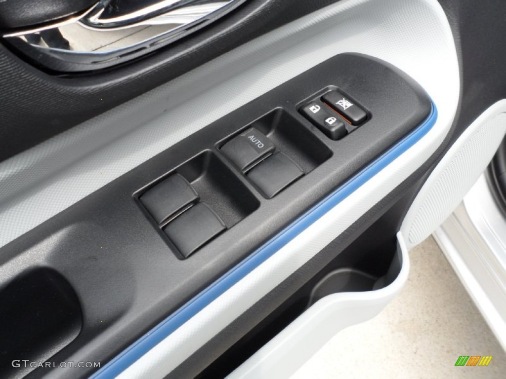 2012 Toyota Prius c Hybrid Three Controls Photo #63042829
