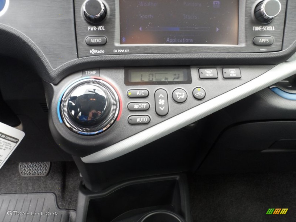 2012 Toyota Prius c Hybrid Three Controls Photo #63042883