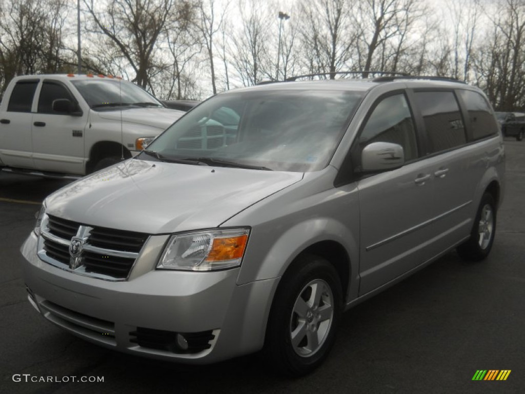 Bright Silver Metallic Dodge Grand Caravan
