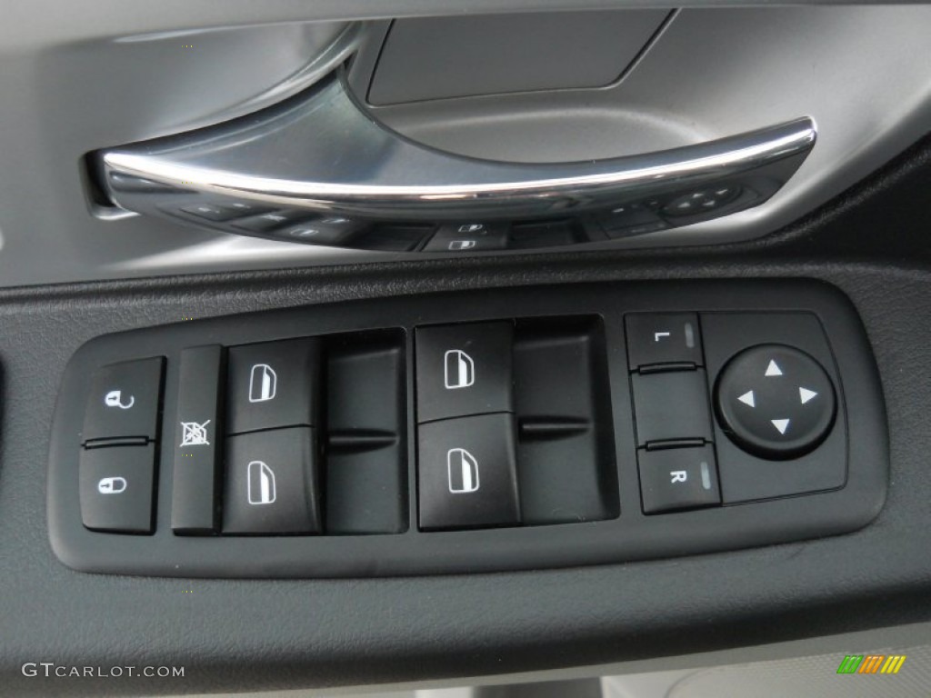 2010 Grand Caravan SXT - Bright Silver Metallic / Dark Slate Gray/Light Shale photo #11