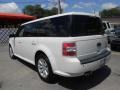 2009 White Suede Clearcoat Ford Flex SE  photo #8