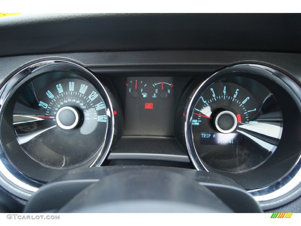 2013 Ford Mustang GT Coupe Gauges Photo #63048595