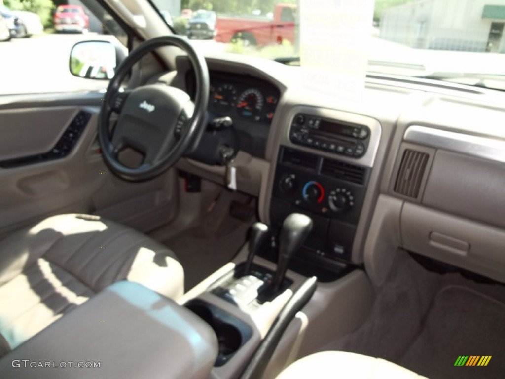 2002 Grand Cherokee Laredo 4x4 - Inferno Red Tinted Pearlcoat / Taupe photo #12