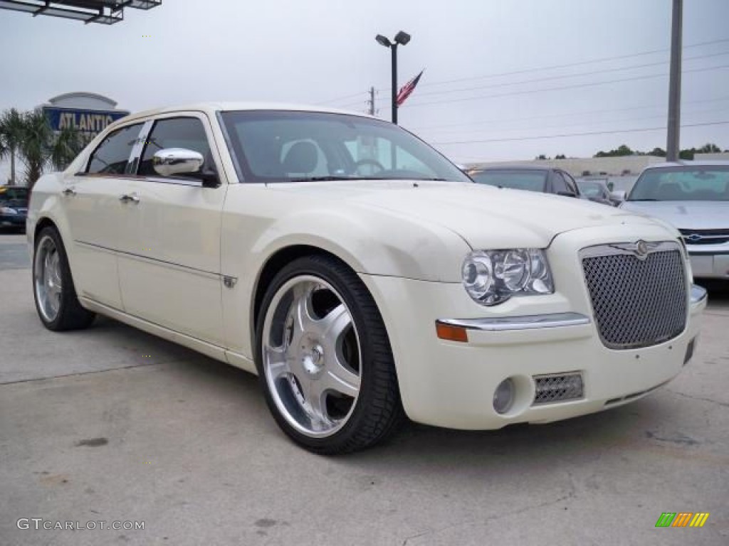 Cool Vanilla 2006 Chrysler 300 C HEMI Exterior Photo #63055612