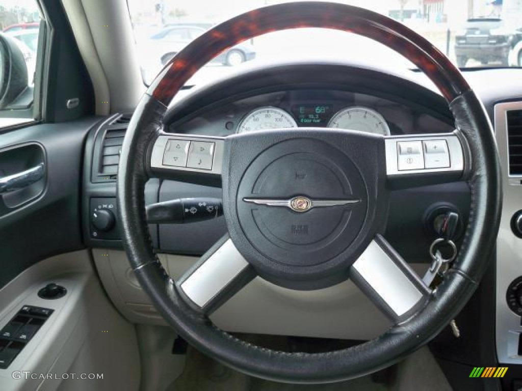 2006 Chrysler 300 C HEMI Dark Slate Gray/Light Graystone Steering Wheel Photo #63055717