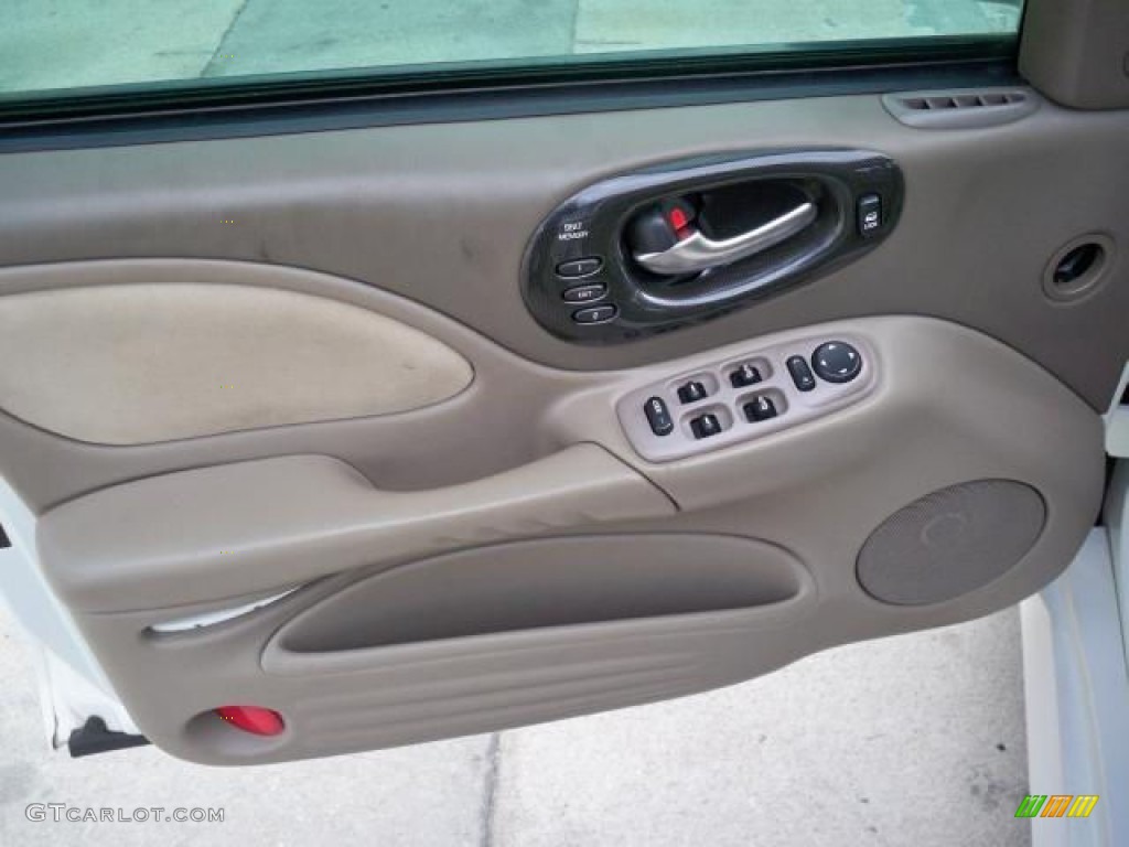 2004 Pontiac Bonneville GXP Taupe Door Panel Photo #63056356