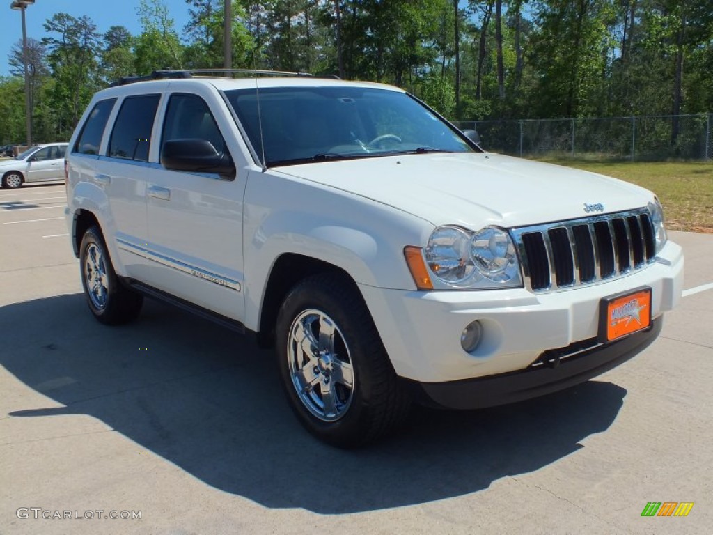 2006 Grand Cherokee Limited 4x4 - Stone White / Dark Khaki/Light Graystone photo #1