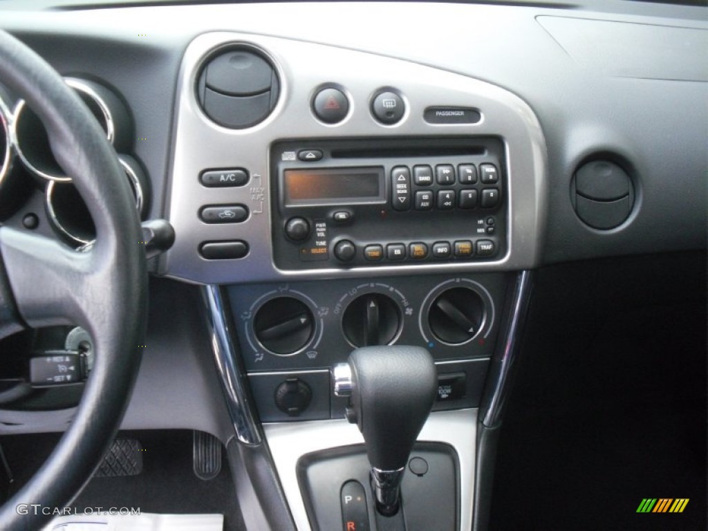 2005 Pontiac Vibe AWD Controls Photo #63062293