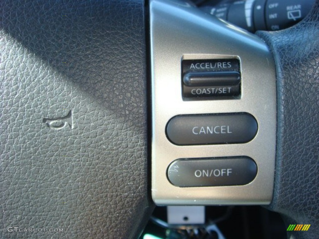 2010 Versa 1.8 S Hatchback - Red Alert / Charcoal photo #17