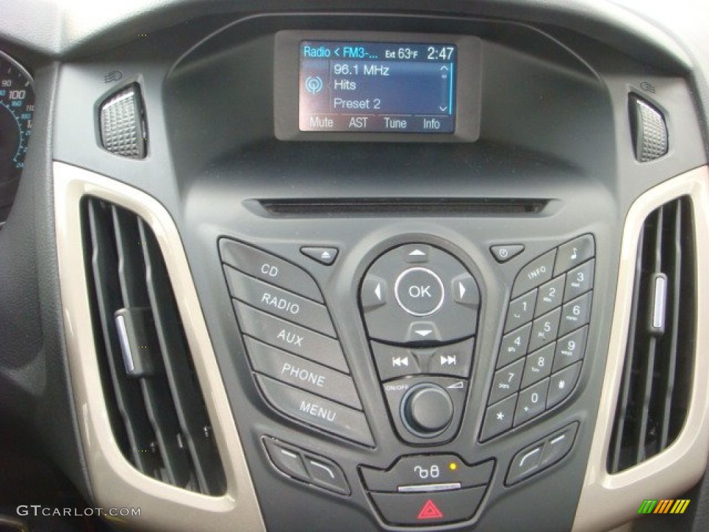 2012 Ford Focus SEL Sedan Controls Photo #63065416