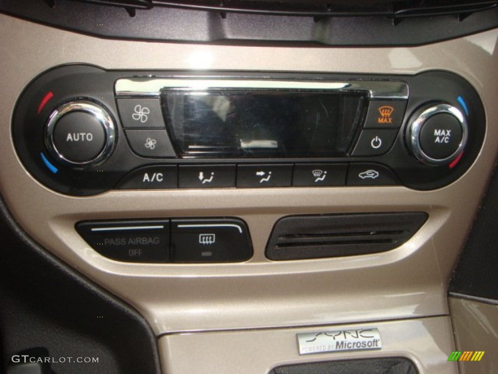 2012 Ford Focus SEL Sedan Controls Photo #63065428