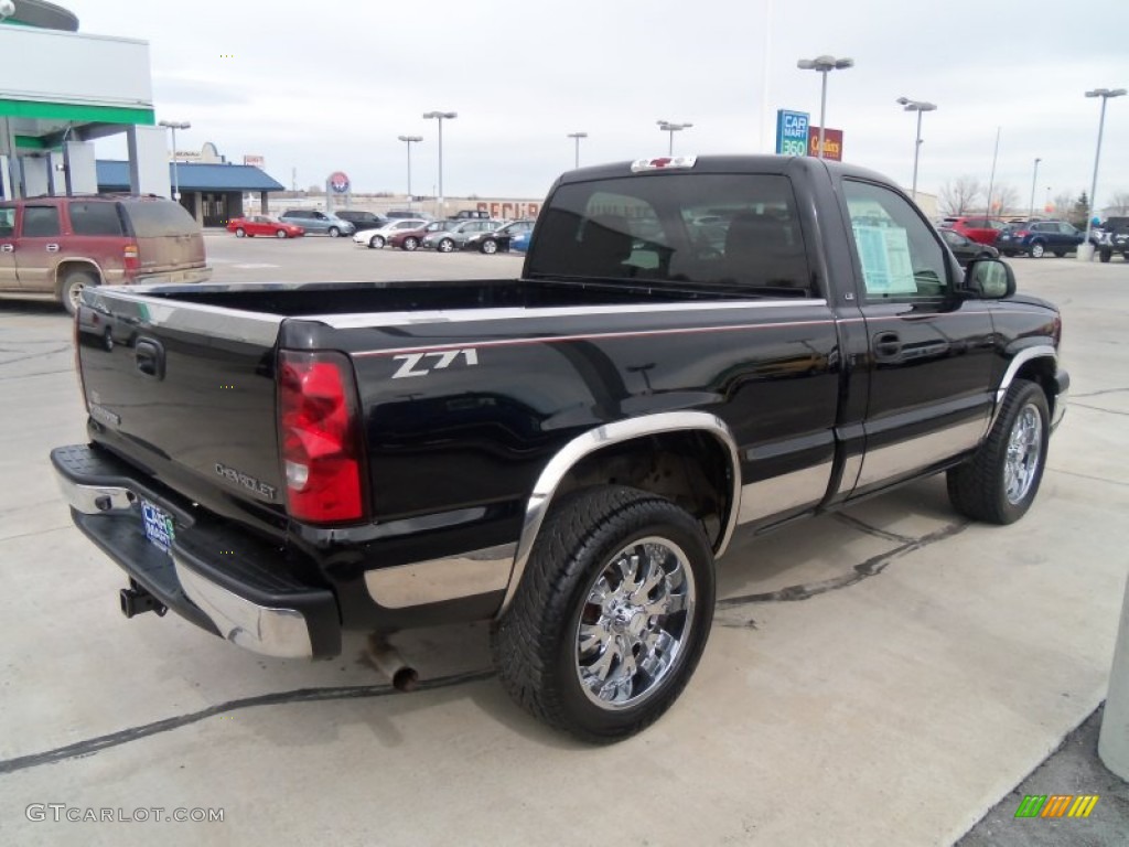 2004 Silverado 1500 LS Regular Cab 4x4 - Black / Dark Charcoal photo #27