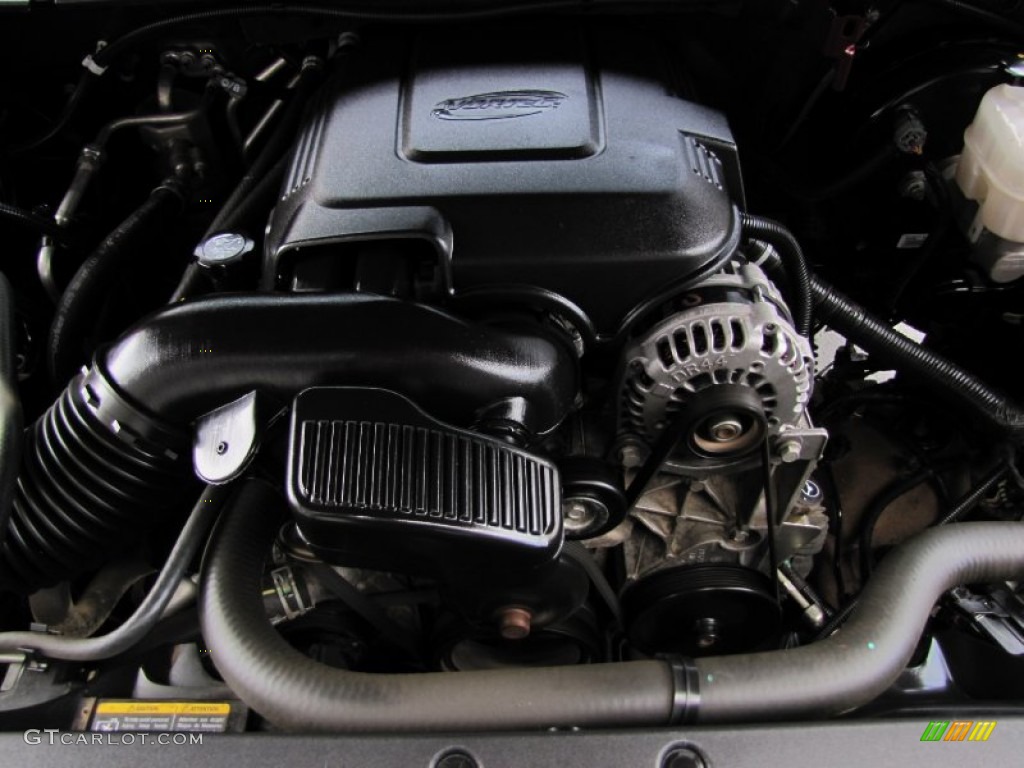 2011 Chevrolet Suburban LT 4x4 Engine Photos